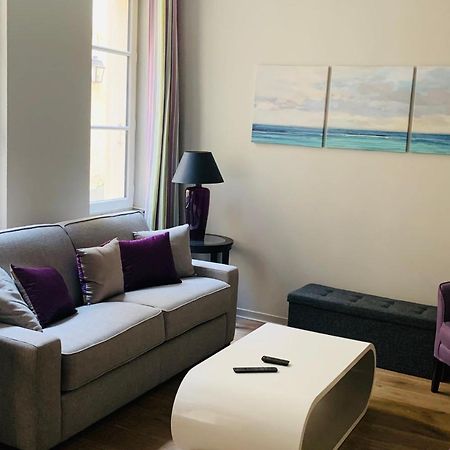 Appartement Versailles Quartier Notre Dame Au Pied Du Chateau Avec Parking Екстериор снимка