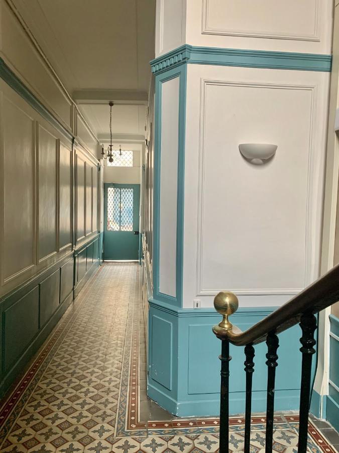 Appartement Versailles Quartier Notre Dame Au Pied Du Chateau Avec Parking Екстериор снимка