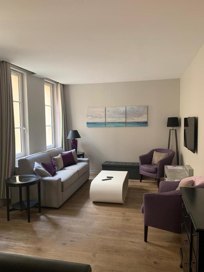 Appartement Versailles Quartier Notre Dame Au Pied Du Chateau Avec Parking Екстериор снимка
