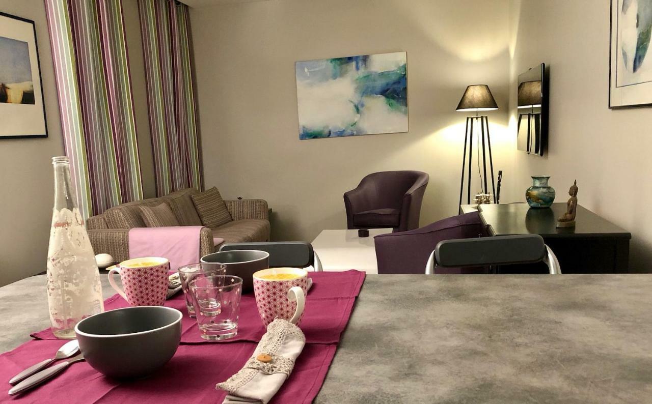 Appartement Versailles Quartier Notre Dame Au Pied Du Chateau Avec Parking Екстериор снимка